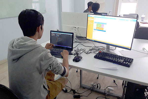 WEB FRONTEND KHOÁ 5