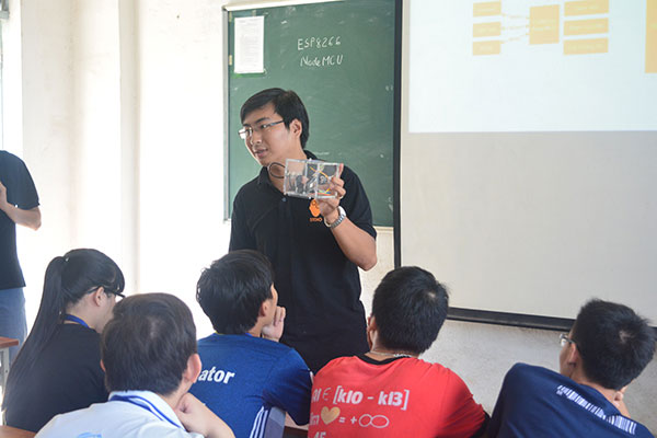 TỔ CHỨC HỘI THẢO INTERNET OF THINGS TẠI UIT